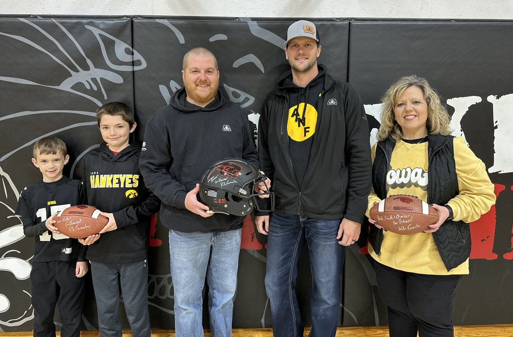 Pictured L to R: Kade & Levi Lyon, Andrew Vandehaar & Josh Sterling(Farson Farms) & Cherie Westendorf